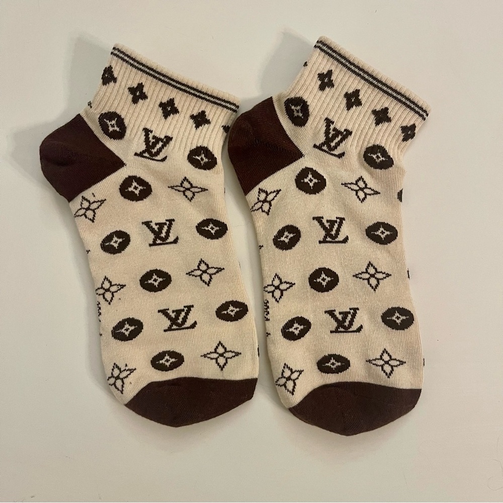 NWOT Monogram Print Ankle Socks - Brown & Cream (Fits 5-7)